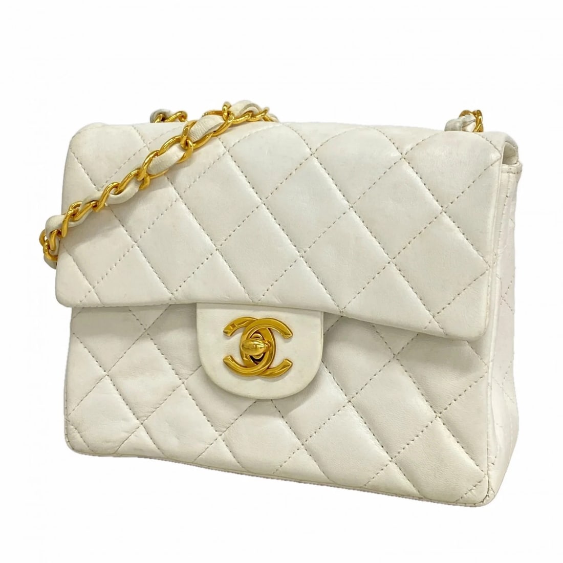 CHANEL MINI MATELASSE CHAIN SHOULDER BAG, LAMBSKIN, WHITE: Chanel Mini Matelasse Chain Shoulder Bag, Lambskin, White Brand: Chanel Type/Style: Shoulder bag Material: Leather Color: White Size: (HxWxD)13cm x 16.5cm x 6.5cm / 5.11'' x 6.49'' x 2.55'' Access