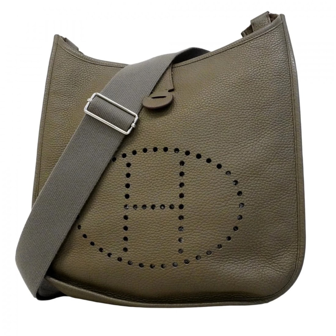 HERMES EVELYNE 3PM SHOULDER BAG, TAURILLON CLEMENCE LEATHER: Hermes Evelyne 3PM Shoulder Bag, Taurillon Clemence Leather Brand: Hermes Type/Style: Shoulder bag Material: Taurillon clemence leather Color: Etain Size: (HxWxD)30.5cm x 31cm x 11cm / 12'' x 12.2'' x