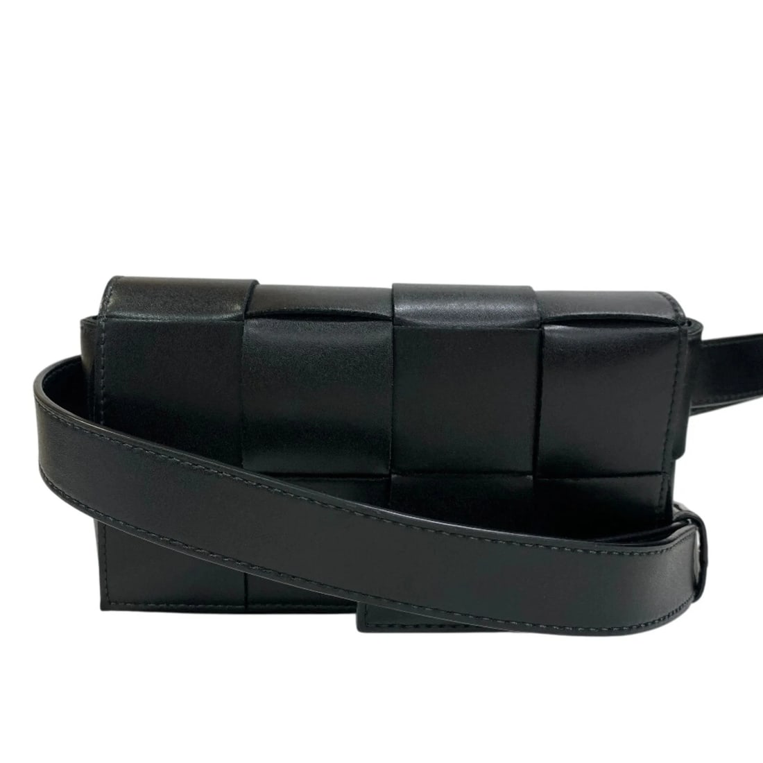 BOTTEGA VENETA CASSETTE BELT BAG BODY WAIST POUCH BLACK: BOTTEGA VENETA Cassette Belt Bag Body Waist Pouch Black Brand: Bottega Veneta Type/Style: Other Material: Leather Color: Black Size: (HxWxD)10cm x 20cm x 6cm / 3.93'' x 7.87'' x 2.36'' Accessories