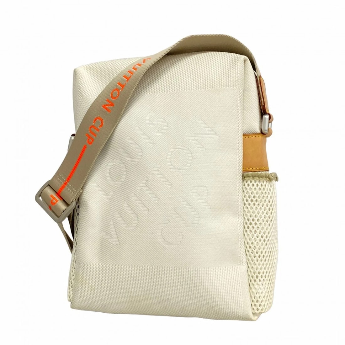 LOUIS VUITTON DAMIER GEANT CUP WEATHERLY SHOULDER BAG WHITE: Louis Vuitton Damier Geant Cup Weatherly Shoulder Bag White Brand: Louis Vuitton Type/Style: Shoulder bag Material: None Color: White Size: (HxWxD)27cm x 19cm x 8cm / 10.62'' x 7.48'' x 3.14''