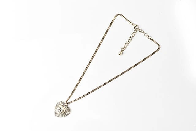 CHANEL NECKLACE/PENDANT COCO MARK/CC HEART MOTIF & RHINESTONES GOLD (1 of 5)