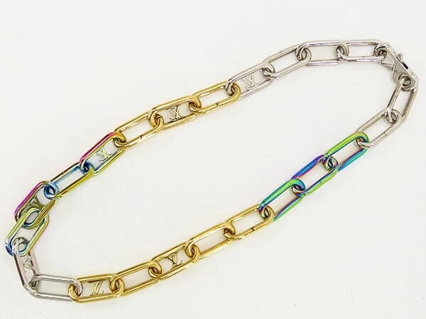 LOUIS VUITTON COLLIER SIGNATURE CHAIN MONOGRAM: LOUIS VUITTON Collier Signature Chain Monogram Brand: LOUIS VUITTON Type/Style: Choker Material: Metal, Color: Gold x Silver x Rainbow Color Size: Total length: approx. 47 cmWidth: approx. 1.2 cm