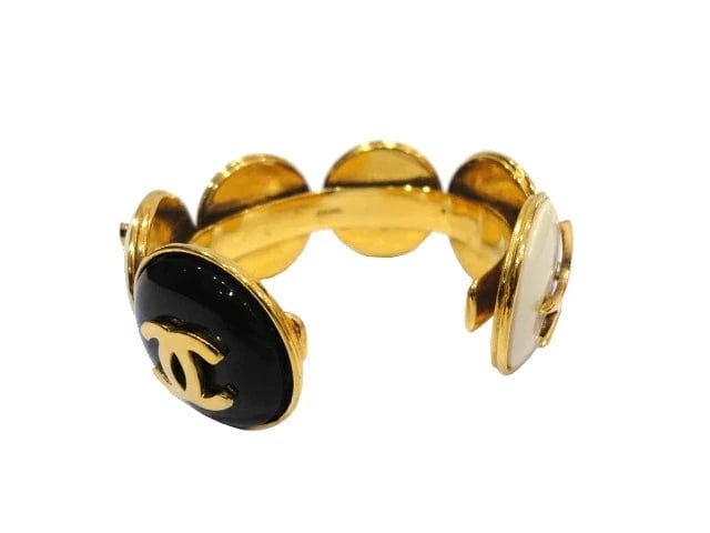 CHANEL BANGLE COCO MARK MOTIF METAL PLASTIC GOLD WHITE BLACK: CHANEL Bangle Coco Mark Motif Metal Plastic Gold White Black Brand: CHANEL Type/Style: Bracelet Material: Metal gold x plastic, Color: Gold x black x white Size: Wrist circumference approx. 16.5 cm, w