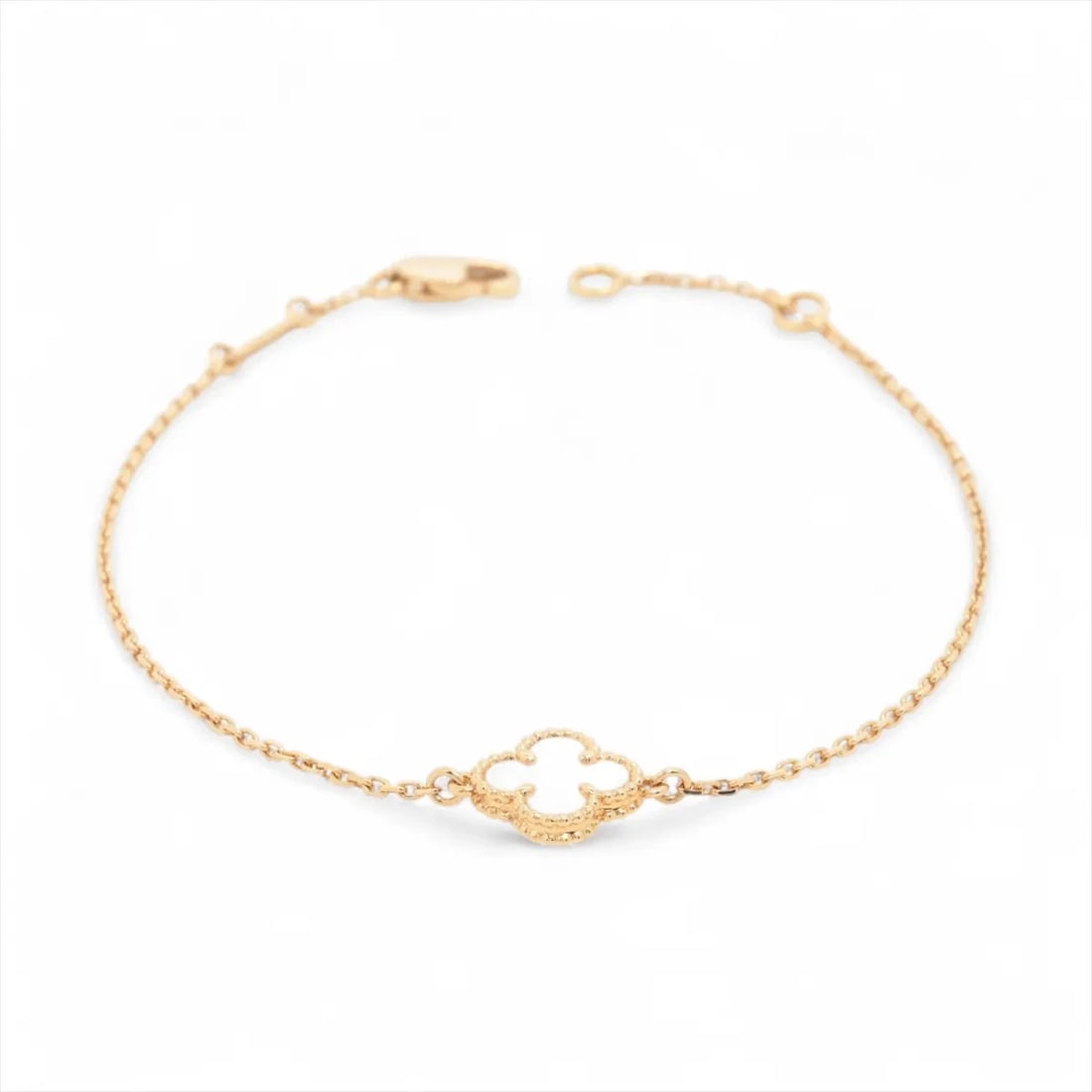 VAN CLEEF & ARPELS SWEET ALHAMBRA BRACELET 750(YG): Van Cleef & Arpels Sweet Alhambra Bracelet 750(YG) Brand: Van Cleef & Arpels Type/Style: Necklace Material: 750(YG), Color: YG Size: (CM) Chain length:17.5 Accessories: None Accessories Notice: When