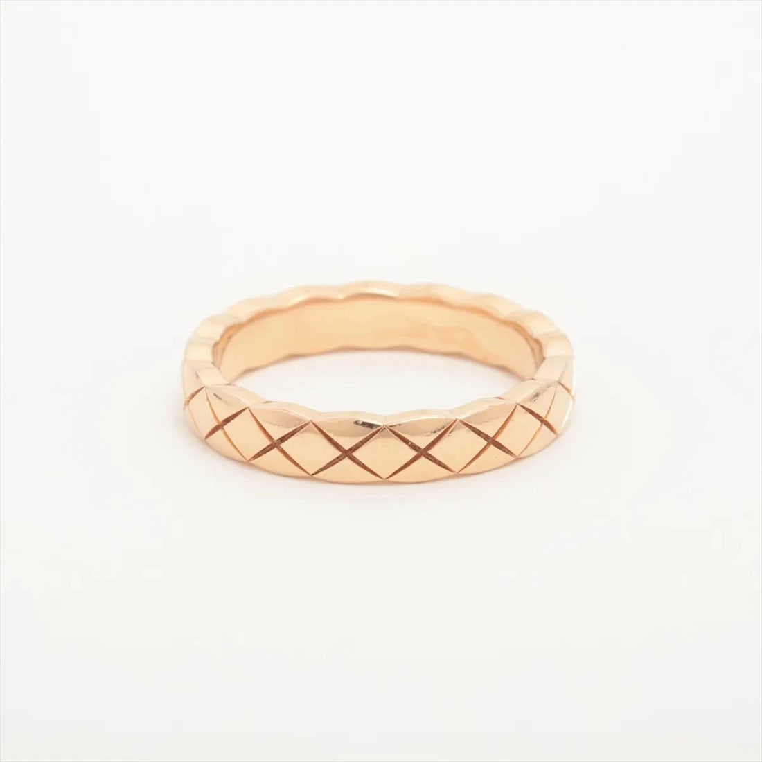 CHANEL COCO CRUSH RING 750(PG): Chanel Coco Crush Ring 750(PG) Brand: Chanel Type/Style: Ring Material: 750(PG), Color: PG Size: 3.75 - 4 US Accessories: None Accessories Notice: When purchasing pre-owned goods, please refer to the