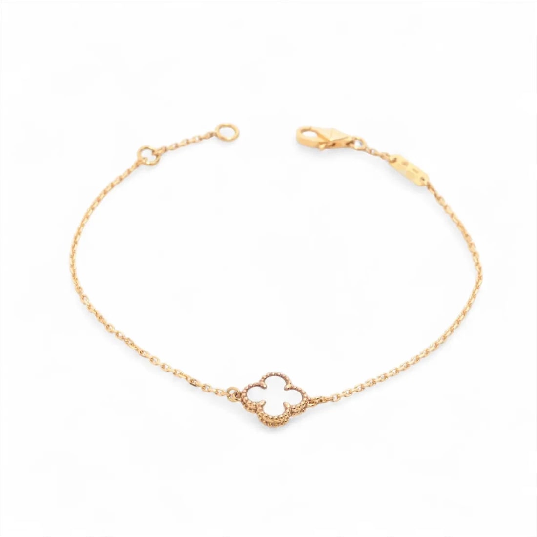 VAN CLEEF & ARPELS SWEET ALHAMBRA BRACELET 750(YG): Van Cleef & Arpels Sweet Alhambra Bracelet 750(YG) Brand: Van Cleef & Arpels Type/Style: Bracelet Material: 750(YG), Color: YG Size: (CM) Bracelet length:17.5 Accessories: None Accessories Notice: