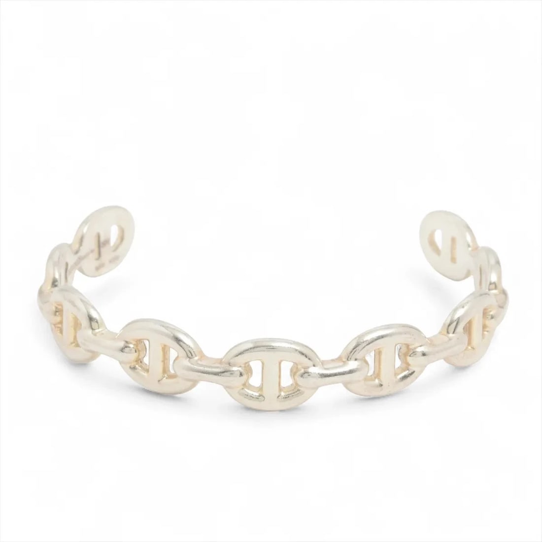 HERMES CHAINE D'ANCRE ENCHAINEE BANGLE: Hermes CHAINE d'Ancre Enchainee Bangle Brand: Hermes Type/Style: Bracelet Material: 925, Color: Silver Size: (CM) Bracelet length:17.5 Accessories: None Accessories Notice: When purchasing pre-owned