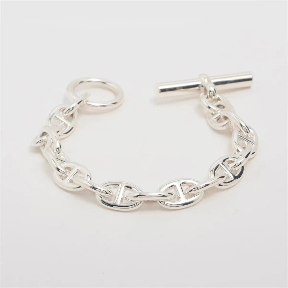 HERMES CHAINE D'ANCRE PM BRACELET: Hermes CHAINE d'Ancre PM Bracelet Brand: Hermes Type/Style: Bracelet Material: 925, Color: Silver Size: (CM) Bracelet length:13 Accessories: None Accessories Notice: When purchasing pre-owned goods,