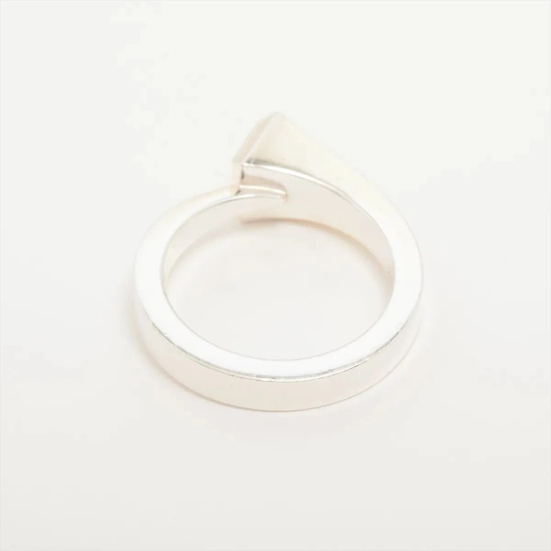 HERMES CLUDESFORGES RING 925 SILVER: Hermes Cludesforges Ring 925 Silver Brand: Hermes Type/Style: Ring Material: 925, Color: Silver Size: 6.25 - 6.5 US Accessories: None Accessories Notice: When purchasing pre-owned goods, please refer