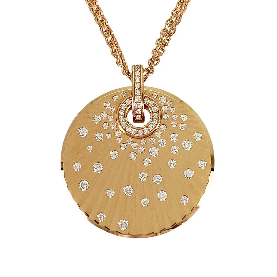 CHOPARD EXTRAVAGANZA ROSE GOLD DIAMOND NECKLACE: Chopard Extravaganza Rose gold Diamond Necklace Brand: Chopard Type/Style: Necklace Material: 18K Rose Gold, Main Stone/Creation Natural Color: Rose Gold Size: Top size:30.8mm?27.0mm Necklace full