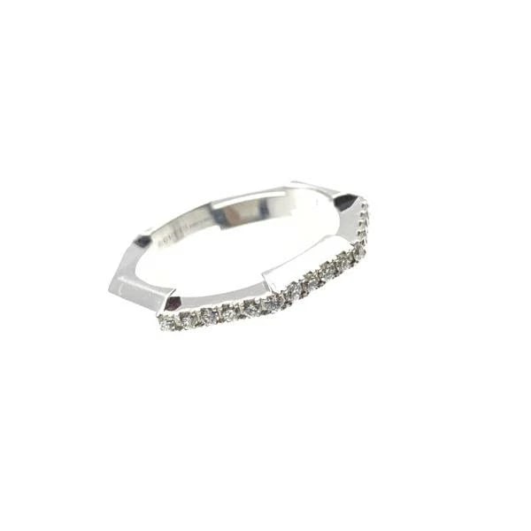 GUCCI LINK TO LOVE DIAMOND RING 750 WHITE GOLD: Gucci Link to Love Diamond Ring 750 White Gold Brand: Gucci Type/Style: Ring Material: K18WG, Color: WG Size: US 4 Accessories: None Accessories Notice: When purchasing pre-owned goods, please refer