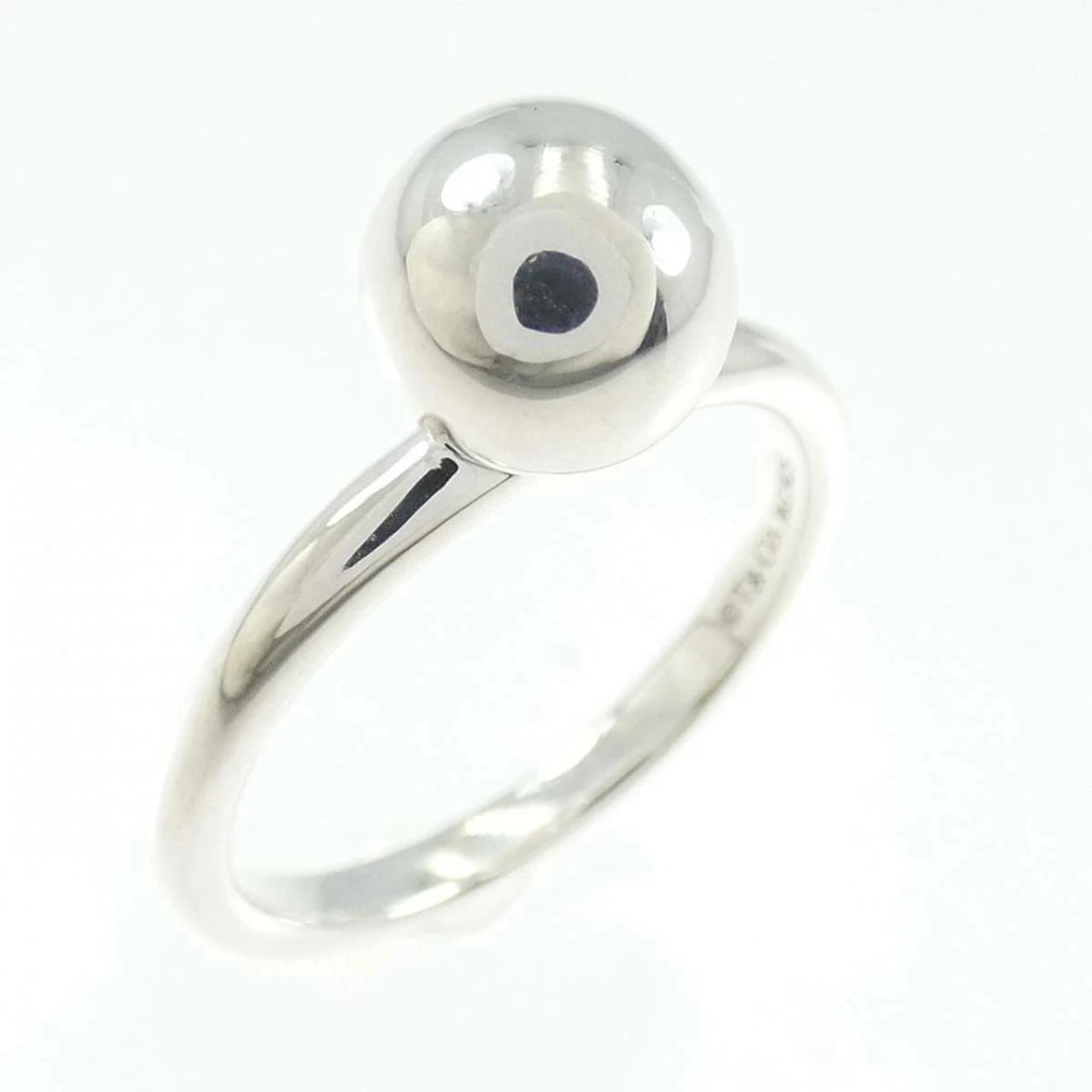 TIFFANY SILVER BALL RING 925 JEWELRY: Tiffany Silver Ball Ring 925 Jewelry Brand: Tiffany & Co. Type/Style: Ring Material: SV925, Color: Silver Size: US 6.25 Accessories: None Accessories Notice: When purchasing pre-owned good