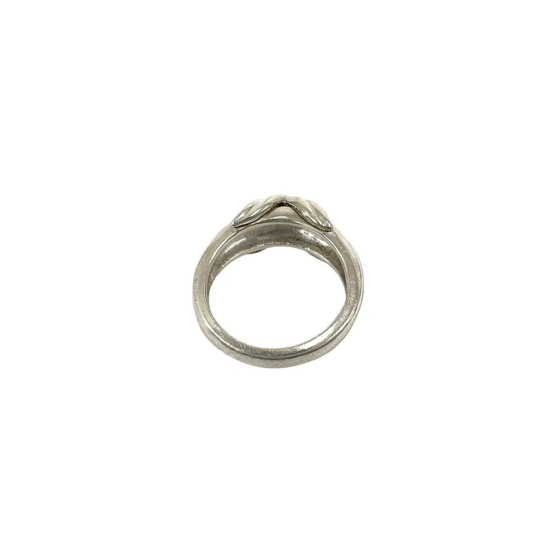TIFFANY & CO. SILVER SIGNATURE RING: Tiffany & Co. Silver Signature Ring Brand: Tiffany & Co. Type/Style: Ring Material: SV925, Color: Silver Size: US 5.5 Accessories: None Accessories Notice: When purchasing pre-owned goods,