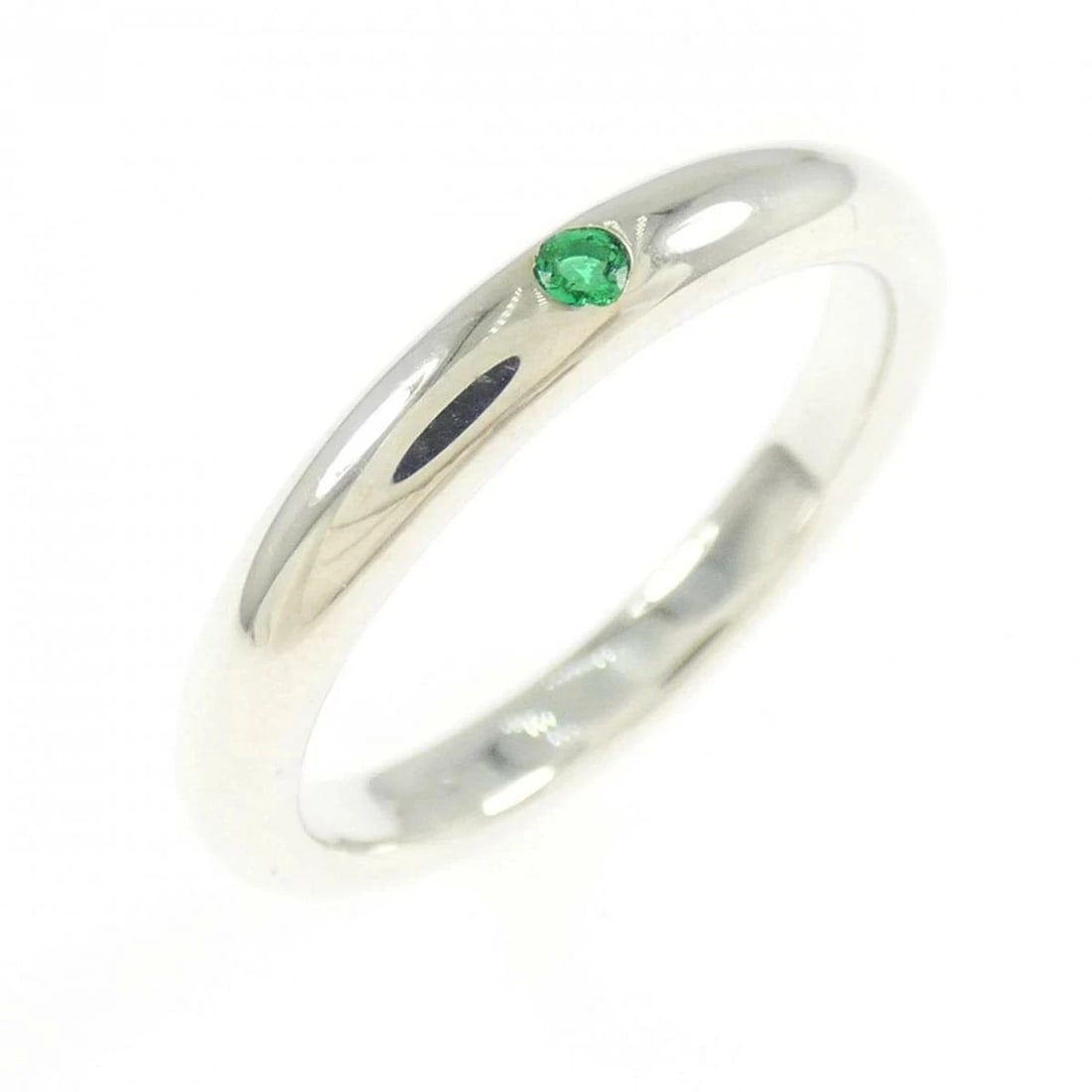 TIFFANY SILVER BAND RING: Tiffany Silver Band Ring Brand: Tiffany & Co. Type/Style: Ring Material: SV925, Main Stone/Creation Emerald Color: Silver Size: US 5.5 Accessories: None Accessories Notice: When purchasing