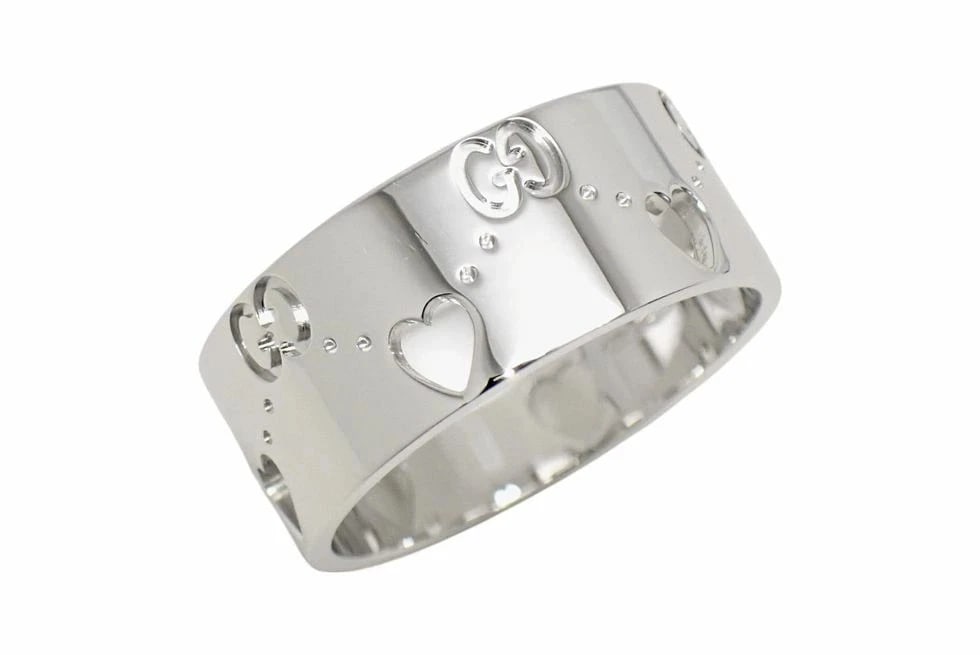 GUCCI K18WG AMOR RING PLATINUM: Gucci K18WG Amor Ring Platinum Brand: Gucci Type/Style: Ring Material: K18WG, Color: WG Size: US 10 Accessories: None Accessories Notice: When purchasing pre-owned goods, please refer to the photos