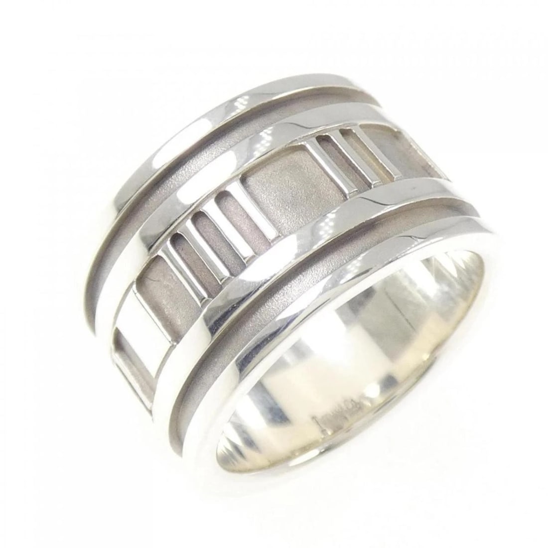 TIFFANY ATLAS RING 925 SILVER: Tiffany Atlas Ring 925 Silver Brand: Tiffany & Co. Type/Style: Ring Material: 925 Silver, Color: Silver Size: US 6 Accessories: None Accessories Notice: When purchasing pre-owned goods, pl