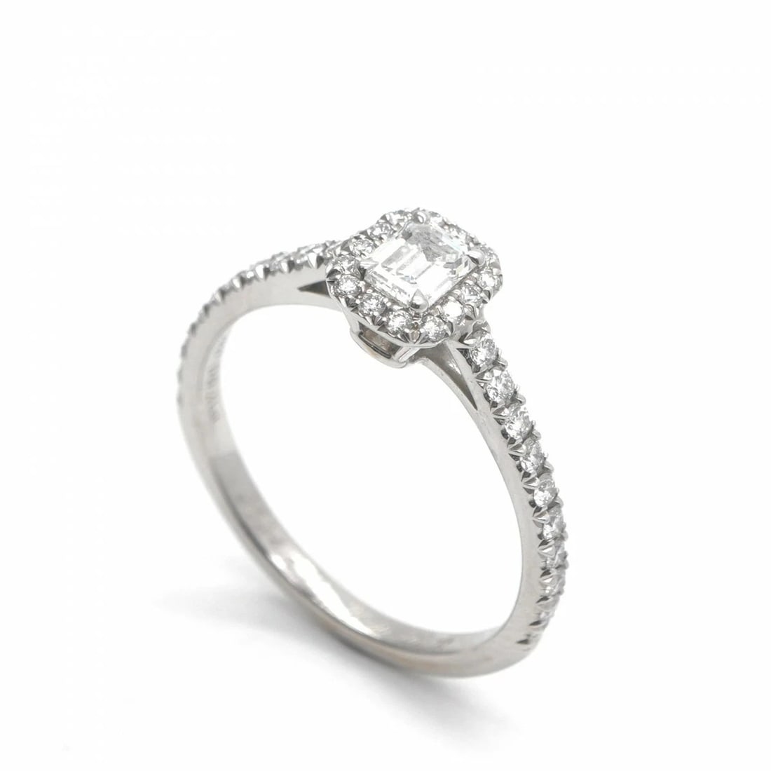 TIFFANY & CO. EMERALD RING DIAMOND PLATINUM: TIFFANY & Co. Emerald Ring Diamond Platinum Brand: Tiffany & Co. Type/Style: Ring Material: Platinum (Pt950), Main Stone/Creation Natural Color: Silver Size: US 3 Accessories: None Accessories