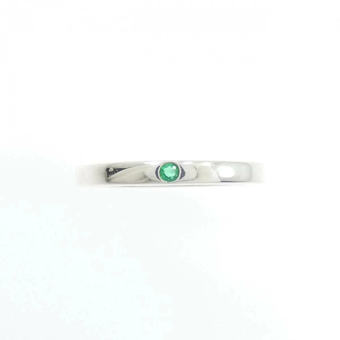 TIFFANY BAND RING STERLING SILVER EMERALD: Tiffany Band Ring Sterling Silver Emerald Brand: Tiffany & Co. Type/Style: Ring Material: 925Sterling Silver, Main Stone/Creation Emerald Color: Silver Size: US 5.55 Accessories: None Accessories