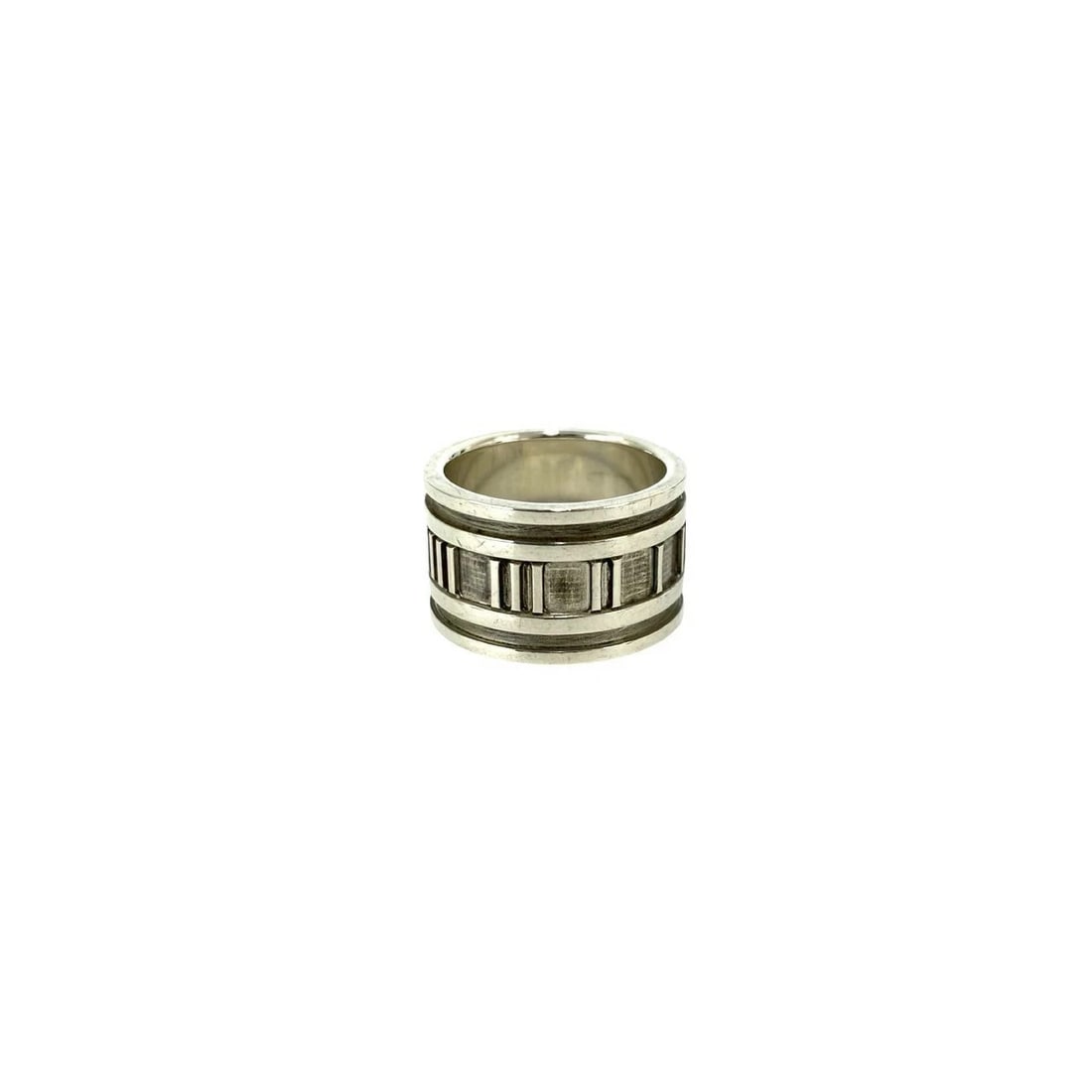 TIFFANY & CO. ATLAS WIDE RING: Tiffany & Co. Atlas Wide Ring Brand: Tiffany & Co. Type/Style: Ring Material: Sterling Silver 925, Color: Silver Size: 7.25 US Accessories: None Accessories Notice: When purchasing pre-owned goods,