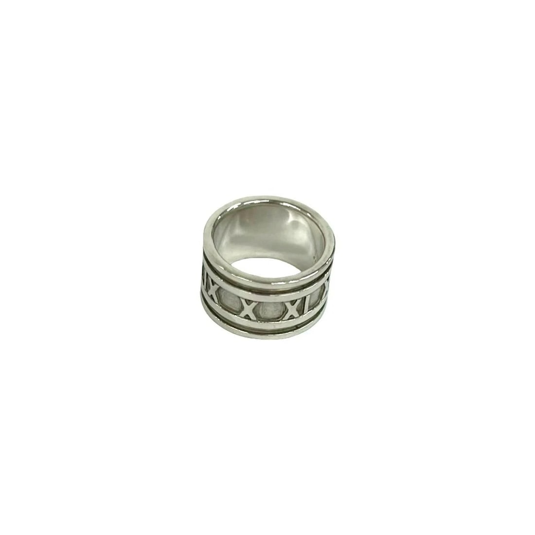 TIFFANY & CO. ATLAS WIDE RING SILVER: Tiffany & Co. Atlas Wide Ring Silver Brand: Tiffany & Co. Type/Style: Ring Material: Sterling Silver (925), Color: Silver Size: US7 Accessories: None Accessories Notice: When purchasing pr