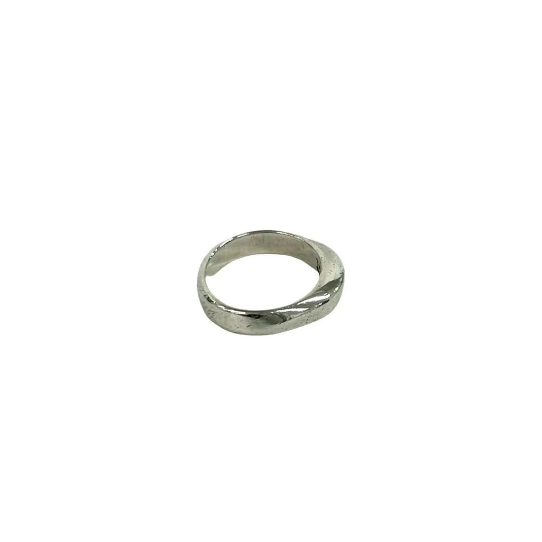 TIFFANY&CO. RING SILVER 925: Tiffany&Co. Ring Silver 925 Brand: Tiffany & Co. Type/Style: Ring Material: Silver 925, Color: Silver Size: 7.25 US Accessories: None Accessories Notice: When purchasing pre-owned goods, please refer