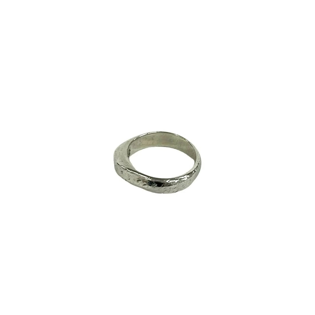 TIFFANY & CO. RING: Tiffany & Co. ring Brand: Tiffany & Co. Type/Style: Ring Material: Sterling Silver 925, Color: Silver Size: US 7.75 Accessories: None Accessories Notice: When purchasing pre-owned goods, please refer