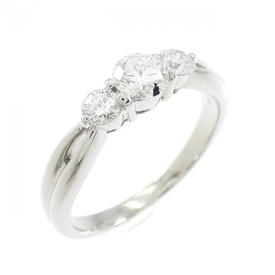 PT DIAMOND RING: PT Diamond Ring Brand: Unbranded Type/Style: Diamond Ring Material: Platinum, Main Stone/Creation Natural Color: Silver Size: US 5 3/4 Accessories: None Accessories Notice: When purchasing pre-owned