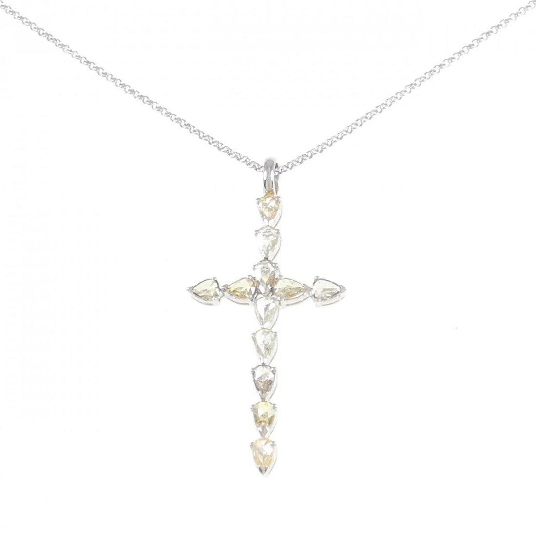 750WG/K18WG CROSS DIAMOND NECKLACE: 750WG/K18WG Cross Diamond Necklace Brand: Unbranded Type/Style: Diamond Necklace Material: 750WG/K18WG, Color: white Gold Size: 45cmActual Size Pendant length approx. x width approx.: 43.9mmx21.3mm