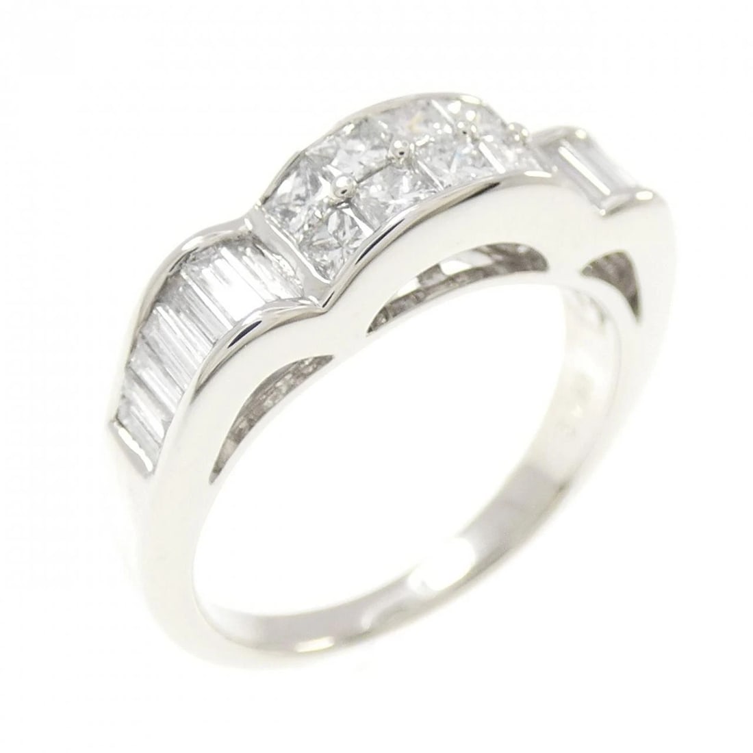 PT900 DIAMOND RING: PT900 Diamond Ring Brand: Unbranded Type/Style: Diamond Ring Material: Platinum900, Main Stone/Creation Natural Color: Platinum Size: US 5 1/4 Accessories: None Accessories Notice: When purchasing