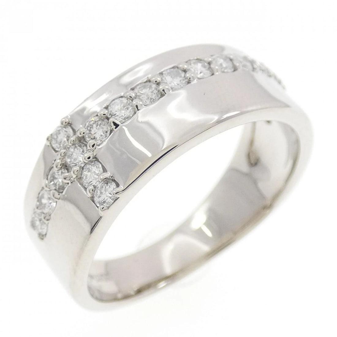 PT900 DIAMOND RING: PT900 Diamond Ring Brand: Unbranded Type/Style: Diamond Ring Material: PT900, Color: Silver Size: US 5 3/4 Accessories: None Accessories Notice: When purchasing pre-owned goods, please refer to the