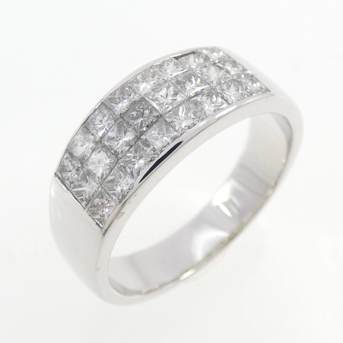 K18WG DIAMOND RING: K18WG Diamond Ring Brand: Unbranded Type/Style: Diamond Ring Material: K18WG, Main Stone/Creation Natural Color: White Gold Size: US 6 1/4 Accessories: None Accessories Notice: When purchasing