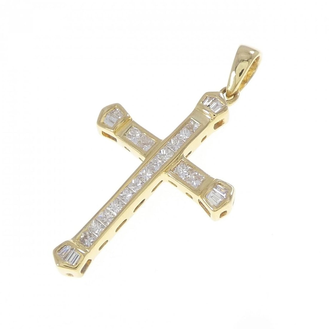K18YG CROSS DIAMOND PENDANT: K18YG Cross Diamond Pendant Brand: Unbranded Type/Style: Diamond Pendant/Brooch Material: K18YG, Color: Yellow Gold Size: Actual Size Approx. height x width: 36.3mm x 20.1mm Accessories: None