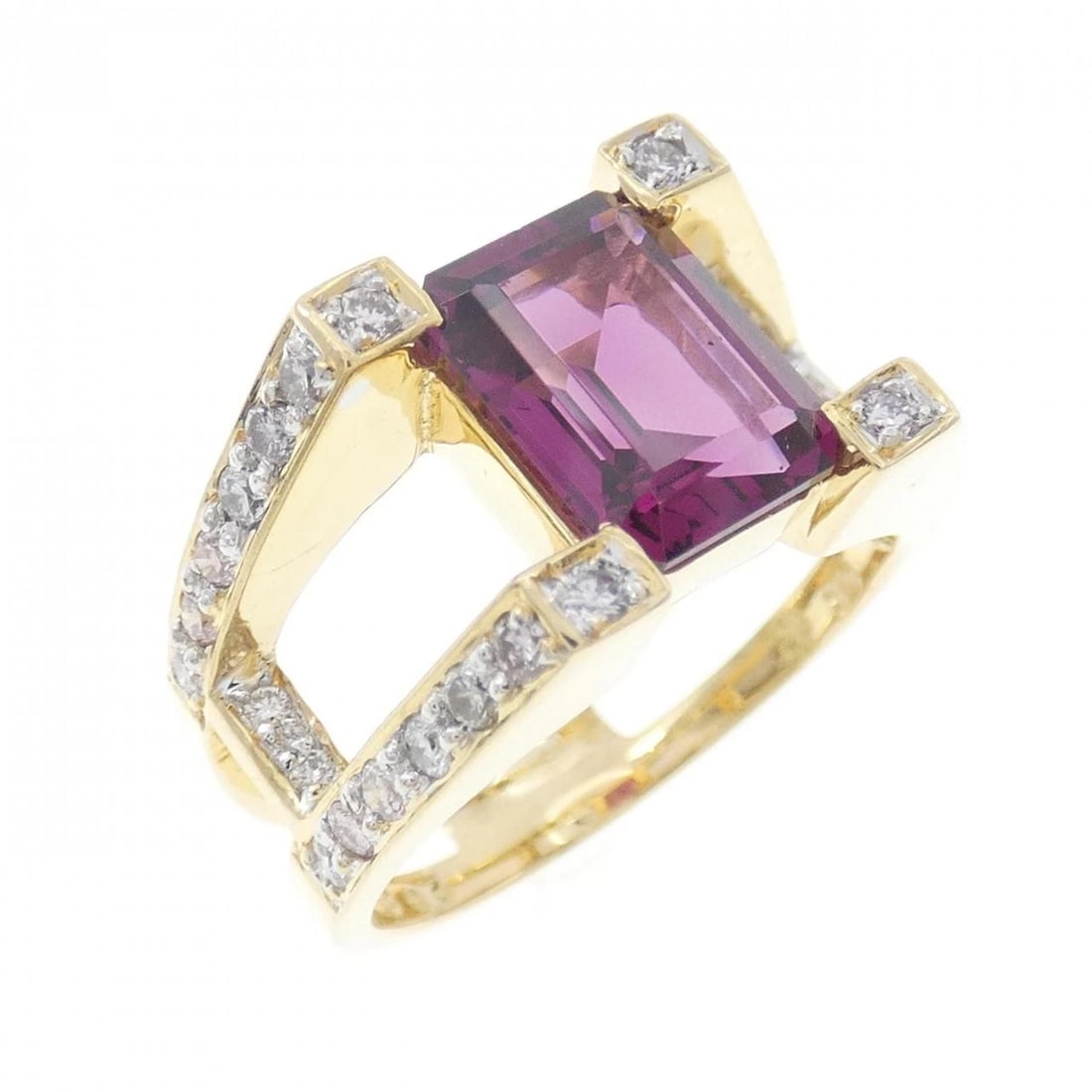 K18YG GARNET RING: K18YG Garnet Ring Brand: Unbranded Type/Style: Garnet Ring Material: K18YG, Main Stone/Creation GarnetSecondary Stone Diamond Color: Yellow Gold Size: US 5 3/4 Accessories: None Accessories Notice: