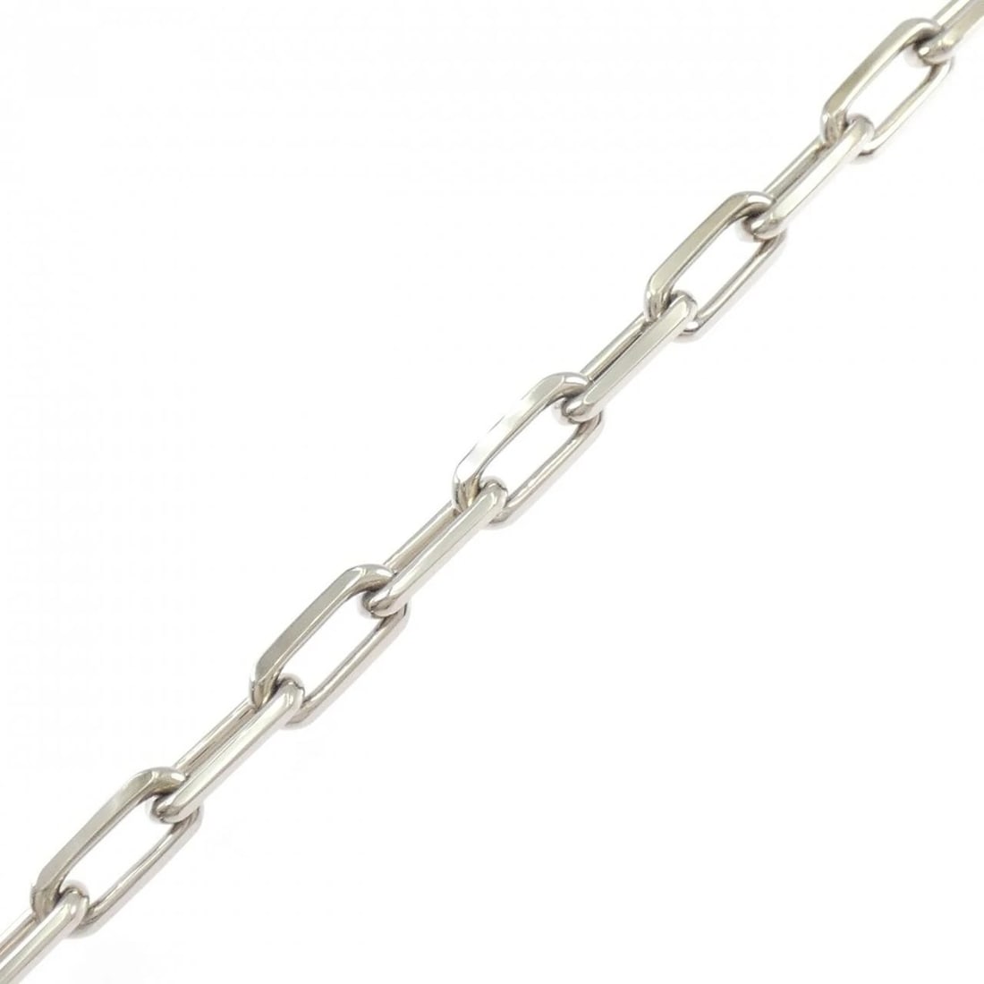 CARTIER SANTOS BRACELET: Cartier Santos Bracelet Brand: CARTIER Type/Style: Cartier Bracelets Material: 750 white gold, Color: white gold Size: lentgh 19.5cm Actual Size Max width approx: 5.6mm Accessories: None A