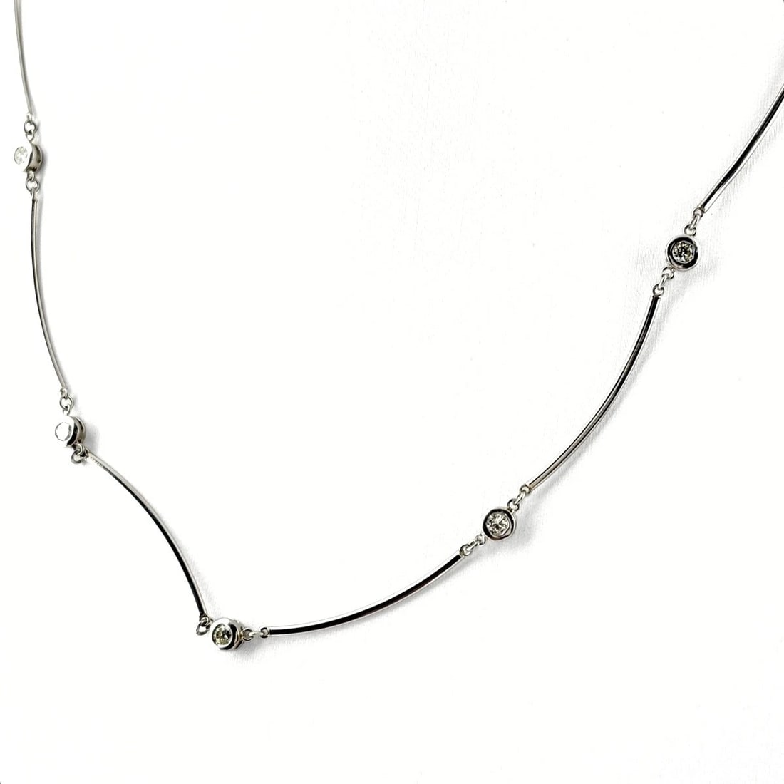 MELEE DIAMOND DESIGN NECKLACE PLATINUM PENDANT: melee diamond design necklace Platinum Pendant Brand: Unbranded Type/Style: Necklace Material: Pt850, Color: PT Size: Chain / code 42.5cm(16.7") Pendant size 3.6?3.6mm(0.1") Accessories: None