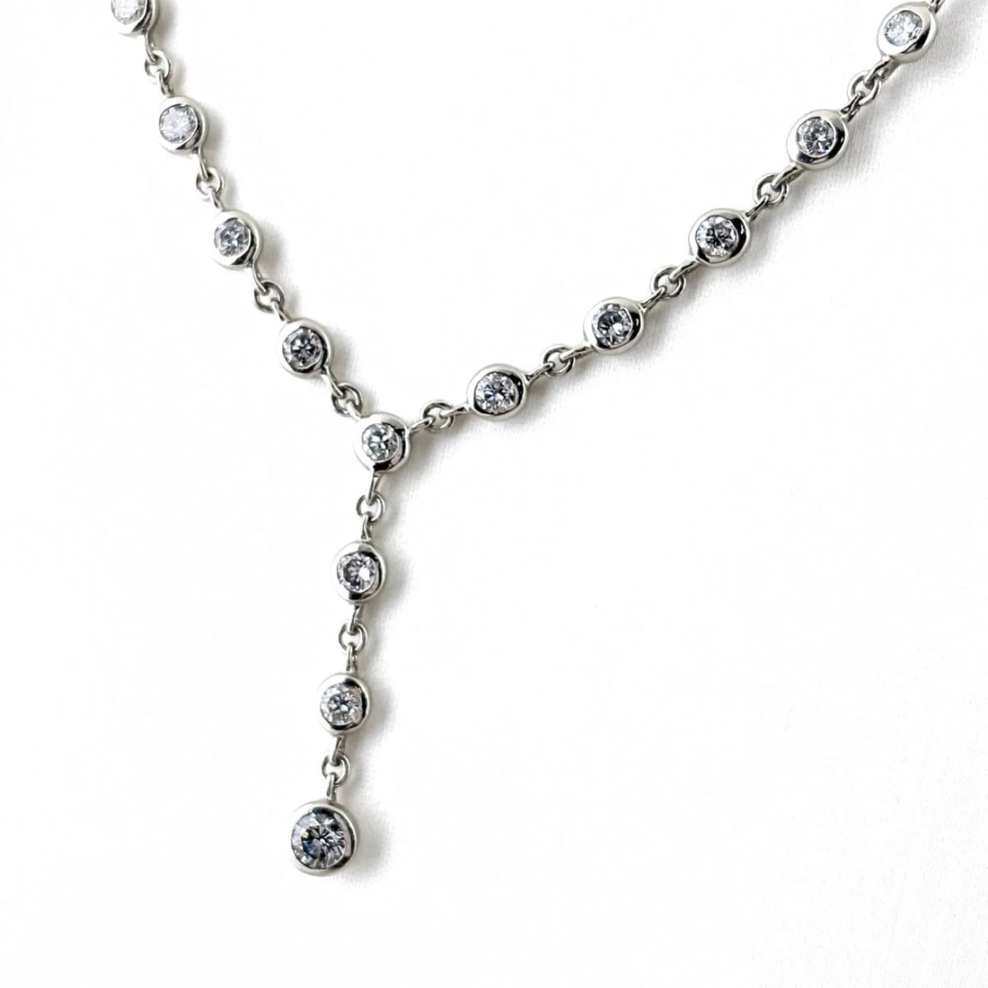MELEE DIAMOND DESIGN NECKLACE PLATINUM PENDANT (1 of 4)