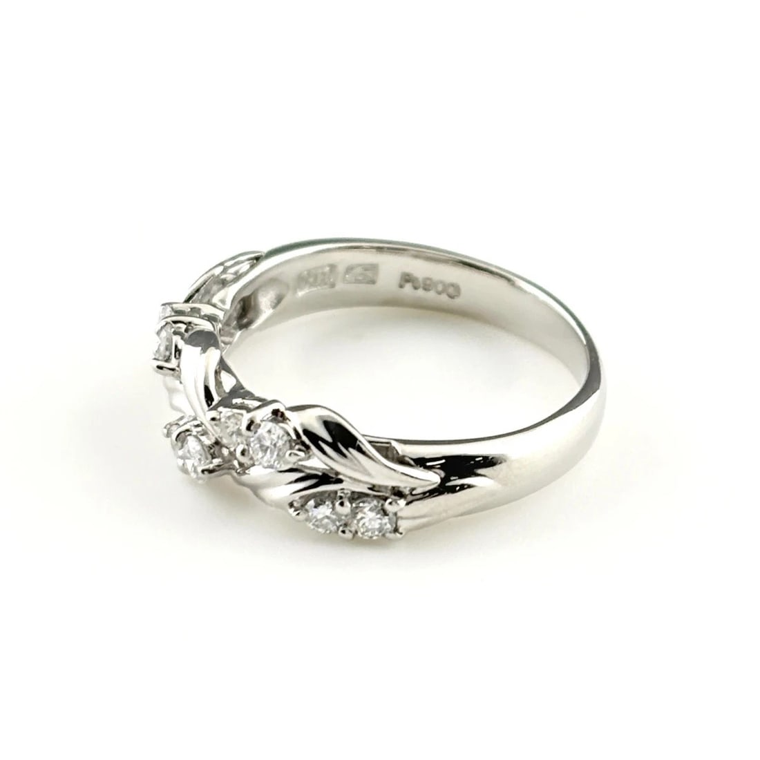 MELEE DIAMOND DESIGN PLATINUM RING: melee diamond design Platinum Ring Brand: Unbranded Type/Style: Ring Material: Pt900, Color: PT Size: US 5.5 Accessories: None Accessories Notice: When purchasing pre-owned goods, please r