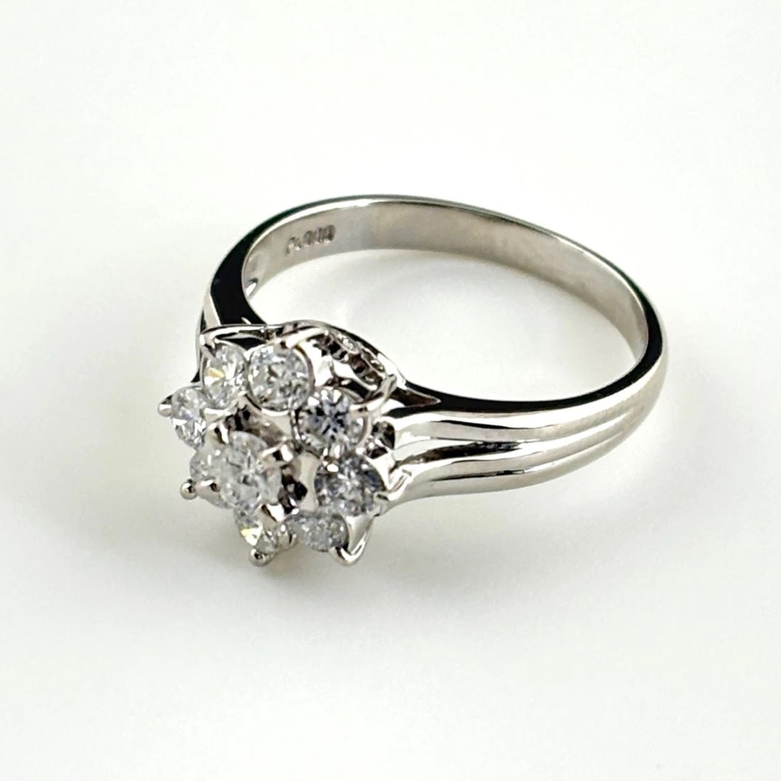 MELEE DIAMOND DESIGN RING: melee diamond design ring Brand: Unbranded Type/Style: Ring Material: Pt900, Color: PT Size: US 6 Accessories: None Accessories Notice: When purchasing pre-owned goods, please refer to the photos of