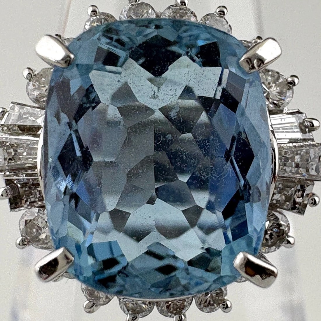 AQUAMARINE DESIGN PLATINUM RING.. - 2