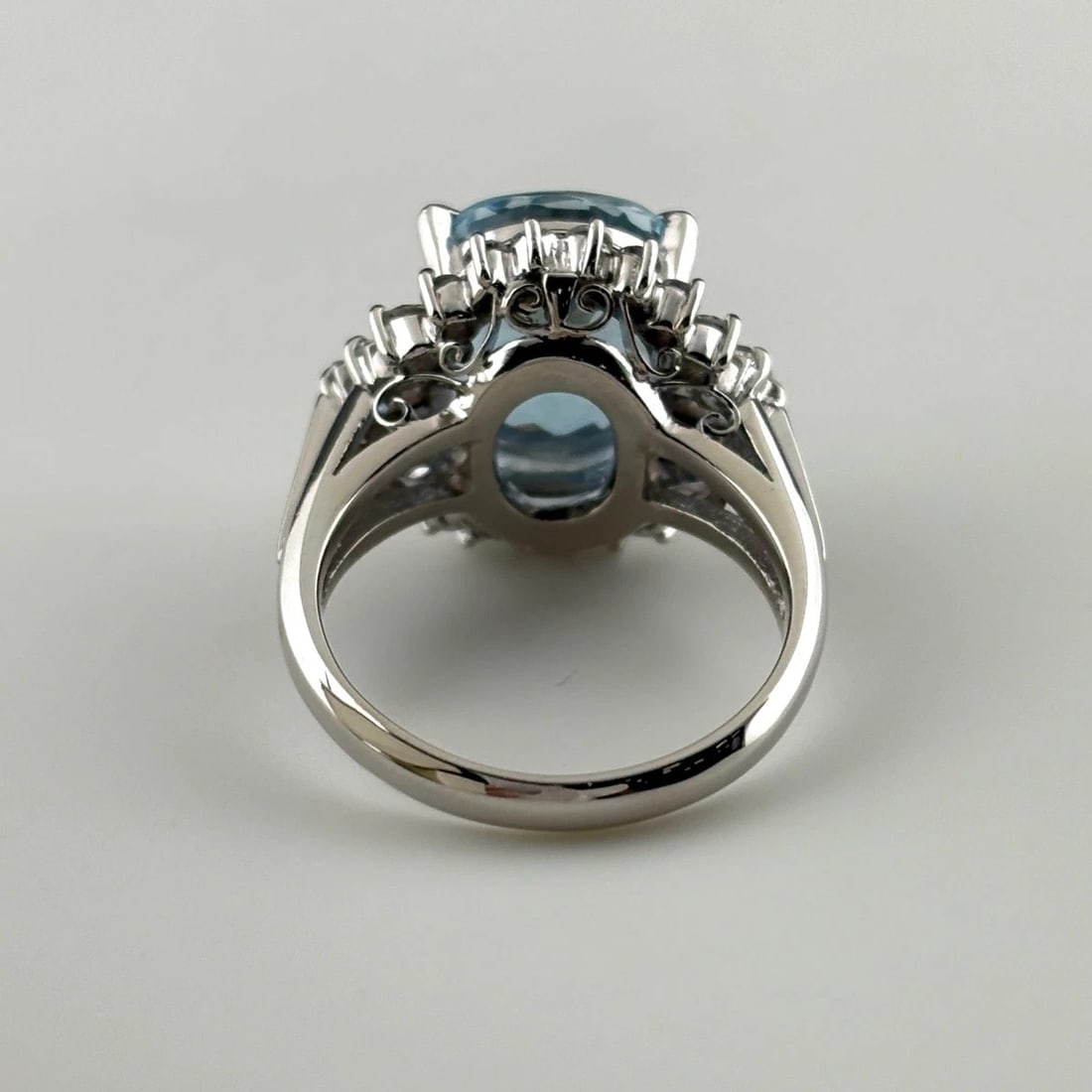 AQUAMARINE DESIGN PLATINUM RING.. - 3