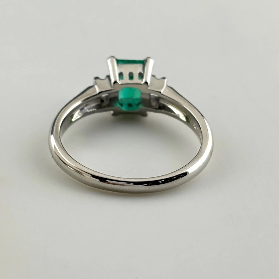 EMERALD DESIGN RING PLATINUM RING - 3
