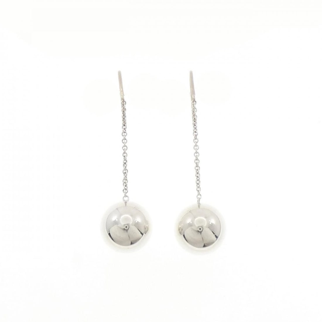 TIFFANY&CO. BALL HOOK PIERCE: TIFFANY&Co. Ball Hook Pierce Brand: TIFFANY&Co. Type/Style: TIFFANY&Co. Pierce/Earring Material: 925Silver, Color: Silver Size: Approximate dimensions (height x width): 42.8mm x 14.1mm Accessories: