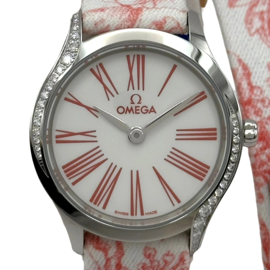 OMEGA DE VILLE MINI TRESOR WHITE DIAL QUARTZ WATCH: Omega De Ville Mini Tresor White Dial Quartz Watch Brand: OMEGA Type/Style: Wristwatch Material: Stainless Steel Color: White dial Size: Case size: 26mm Accessories: None Accessories Notice: When