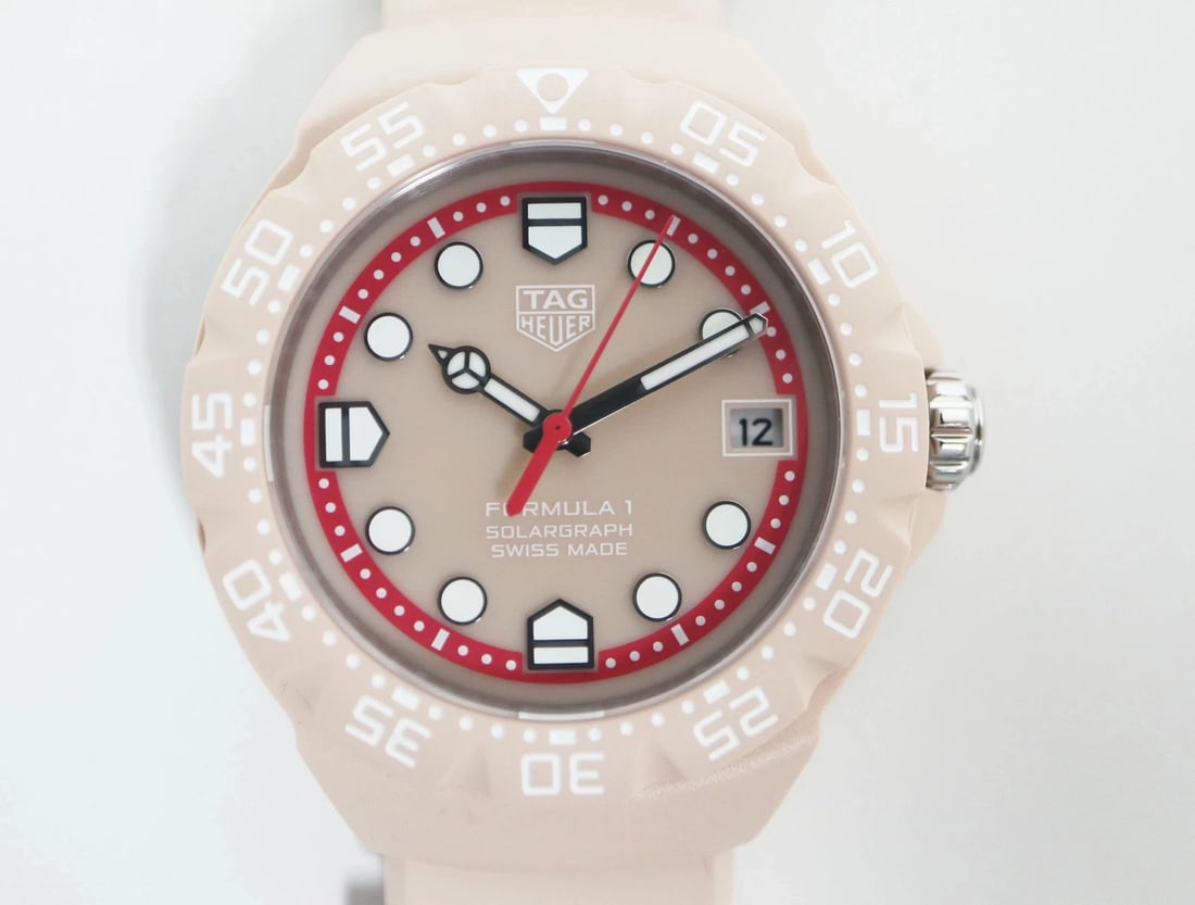 TAG HEUER FORMULA SOLAR GRAPH LIMITED EDITION UNISEX WATCH: Tag Heuer Formula Solar Graph Limited Edition Unisex Watch Brand: TAG HEUER Type/Style: Wristwatch Material: TH-Polylite Color: Beige dial Size: Case size: 38mm Wrist size: 20cm Accessories: None