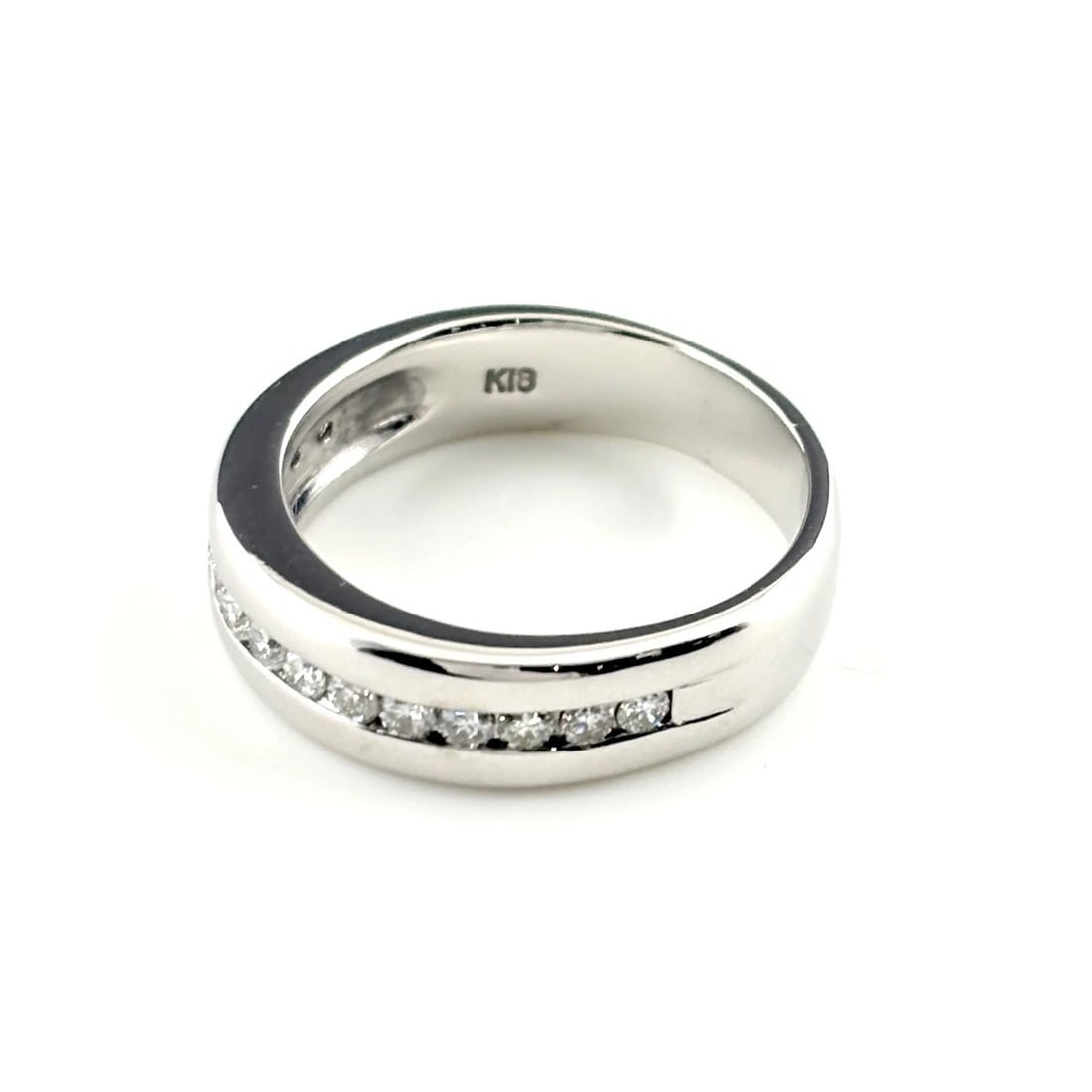 MELEE DIAMOND DESIGN RING 18K: melee diamond design Ring 18K Brand: Unbranded Type/Style: Ring Material: 18K, Color: White Size: US 8 Accessories: None Accessories Notice: When purchasing pre-owned goods, please refer t