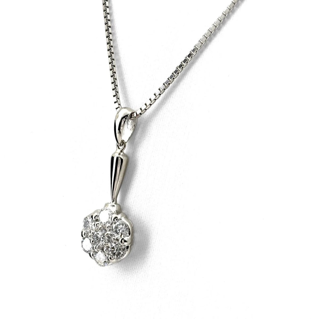 FLOWER MOTIF DESIGN NECKLACE PLATINUM PENDANT DIAMOND (1 of 4)
