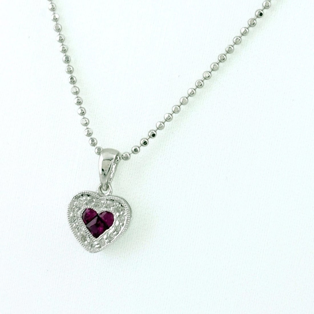 HEART MOTIF DESIGN NECKLACE WHITEGOLD PENDANT 750: Heart motif design Necklace WhiteGold Pendant 750 Brand: Unbranded Type/Style: Necklace Material: 18K WG, Color: White Size: Chain / code 45cm(17.7") Chain width 1.2mm(0.0") Total length of the pendan