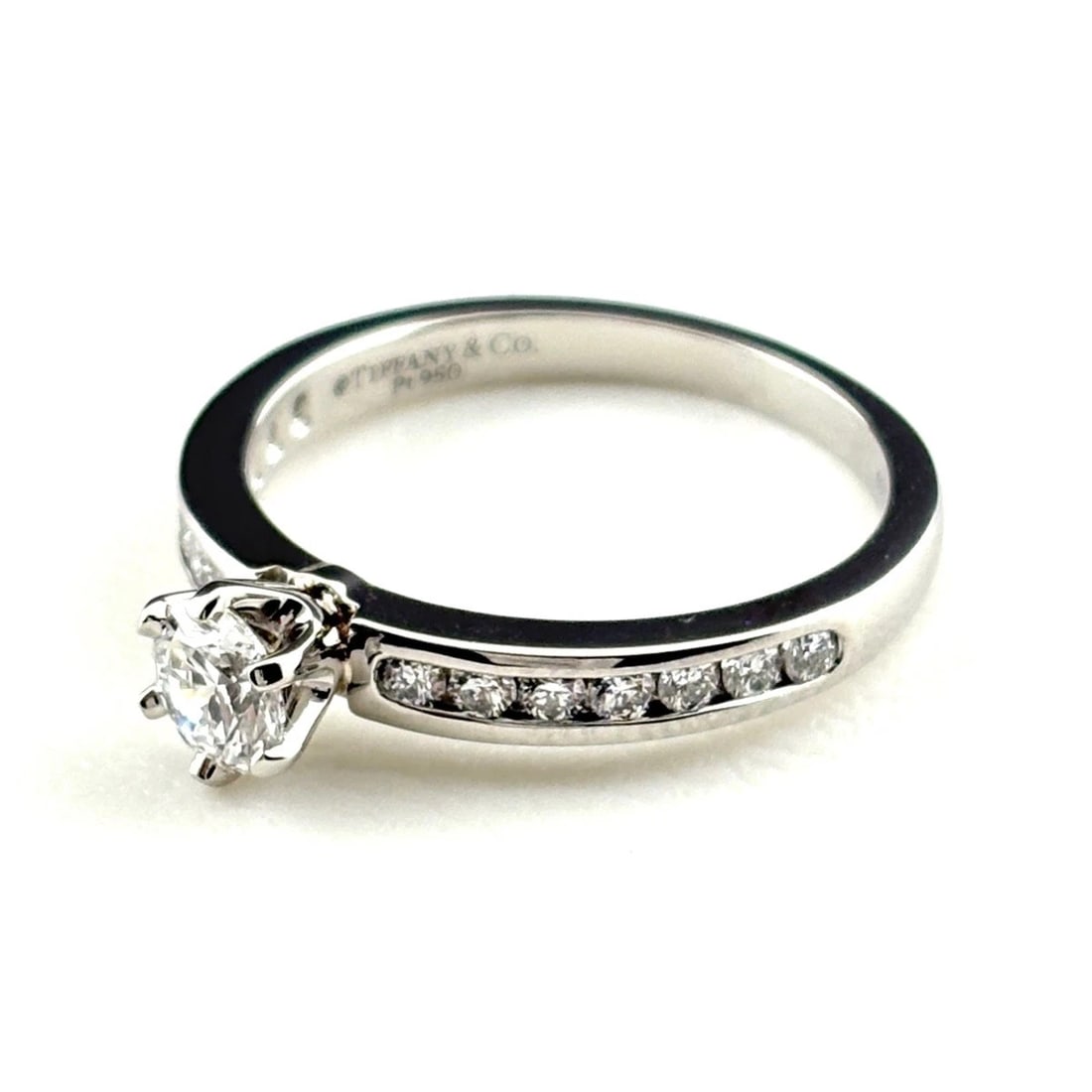 TIFFANY&CO. HALF CIRCLE DIAMOND PLATINUM RING PT950: TIFFANY&Co. Half Circle Diamond Platinum Ring Pt950 Brand: TIFFANY&Co. Type/Style: Ring Material: Pt950, Main Stone Natural Color: Silver Size: US 6 Accessories: None Accessories Notice: W