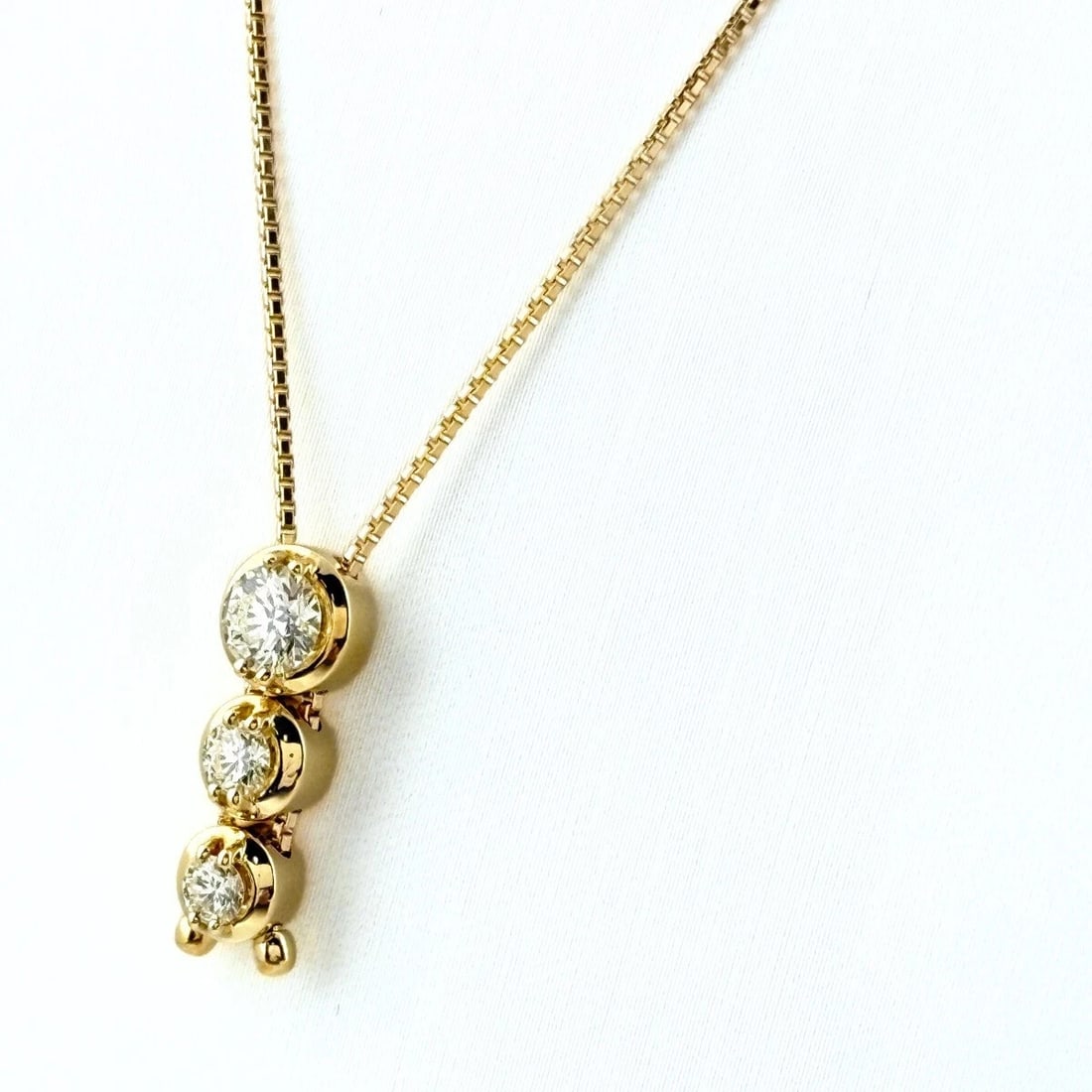 TASAKI MELEE DIAMOND DESIGN YELLOWGOLD PENDANT NECKLACE: TASAKI melee diamond design YellowGold Pendant Necklace Brand: TASAKI Type/Style: Necklace Material: 18K YG, Main Stone Natural Color: Yellow Size: Chain / code 51.5cm(20.3") Chain width 0.7mm(0.0") P