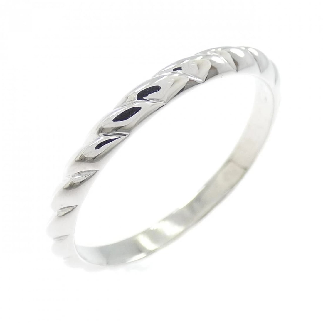 CHAUMET TORSADE RING: Chaumet Torsade Ring Brand: chaumet Type/Style: chaumet ring Material: Hall Mark, Color: none Size: US 8 1/4 Accessories: None Accessories Notice: When purchasing pre-owned goods, please refer to the